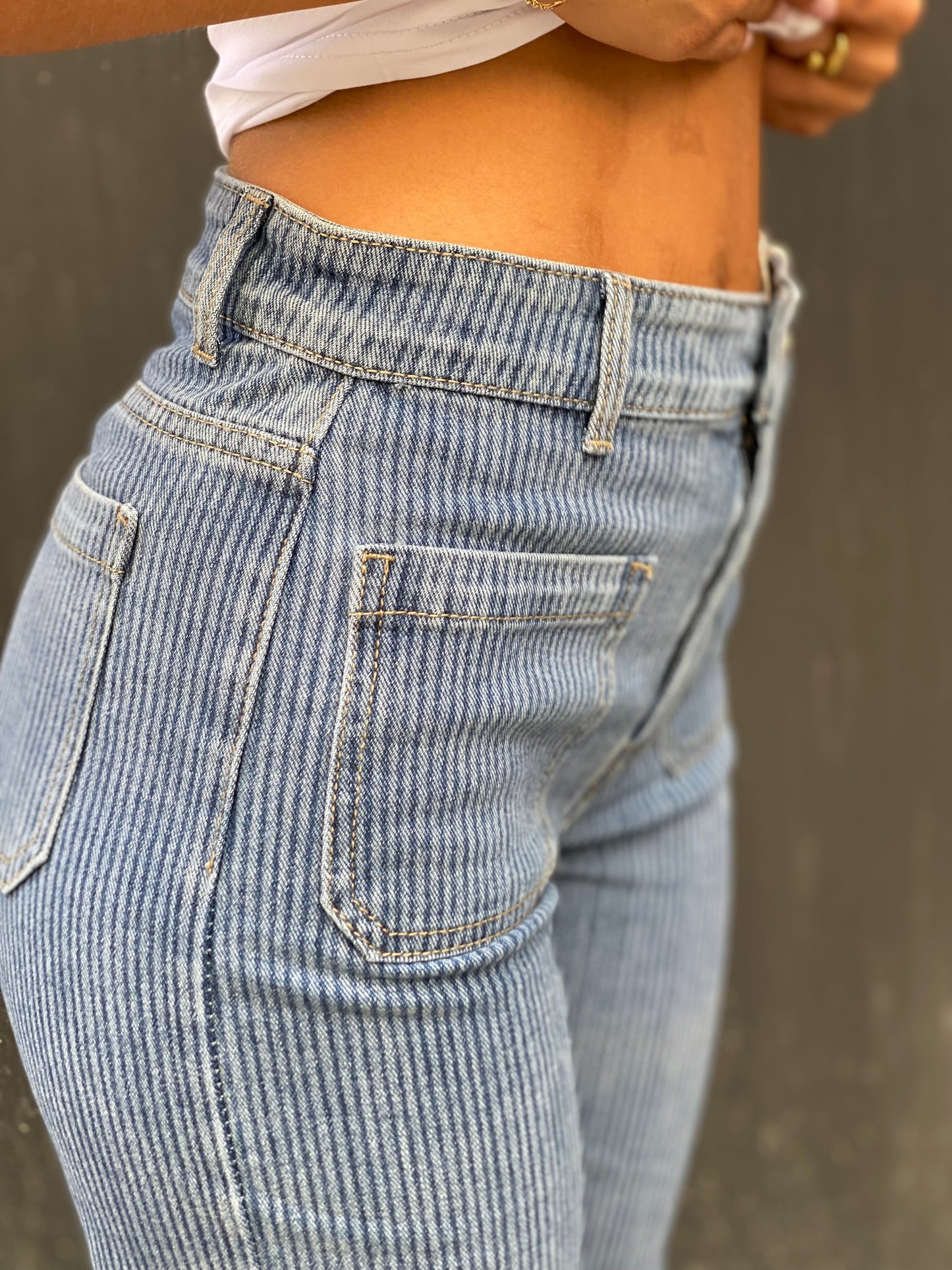 Jeans line