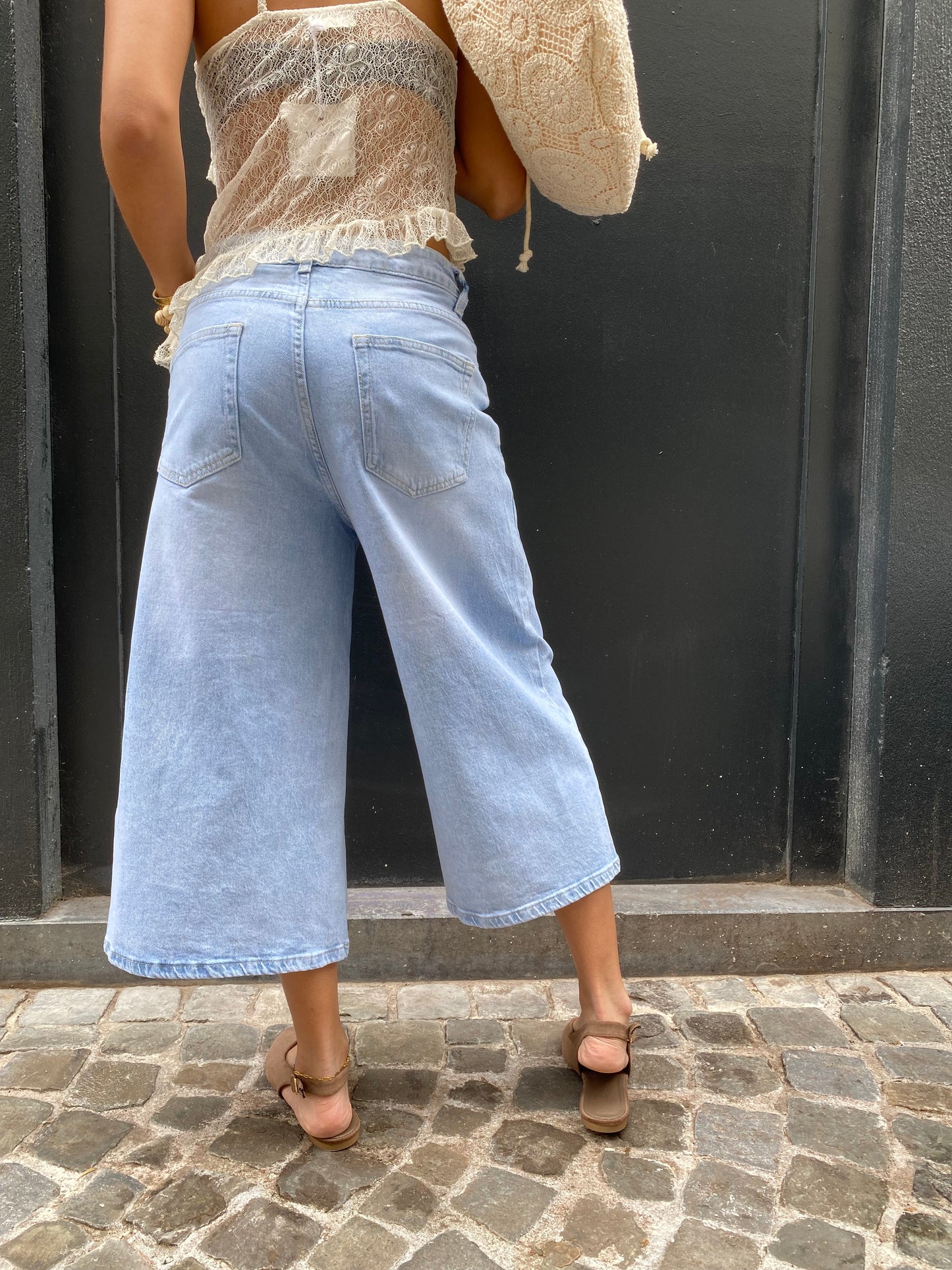 Bermuda Jean, Eliane