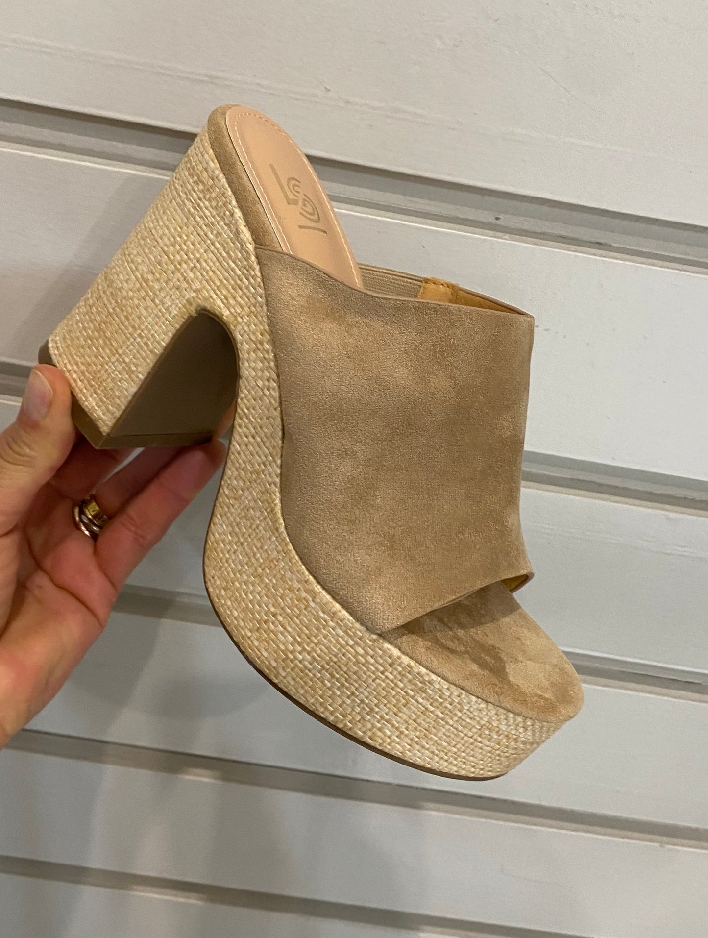 Talons, compensés, raphia