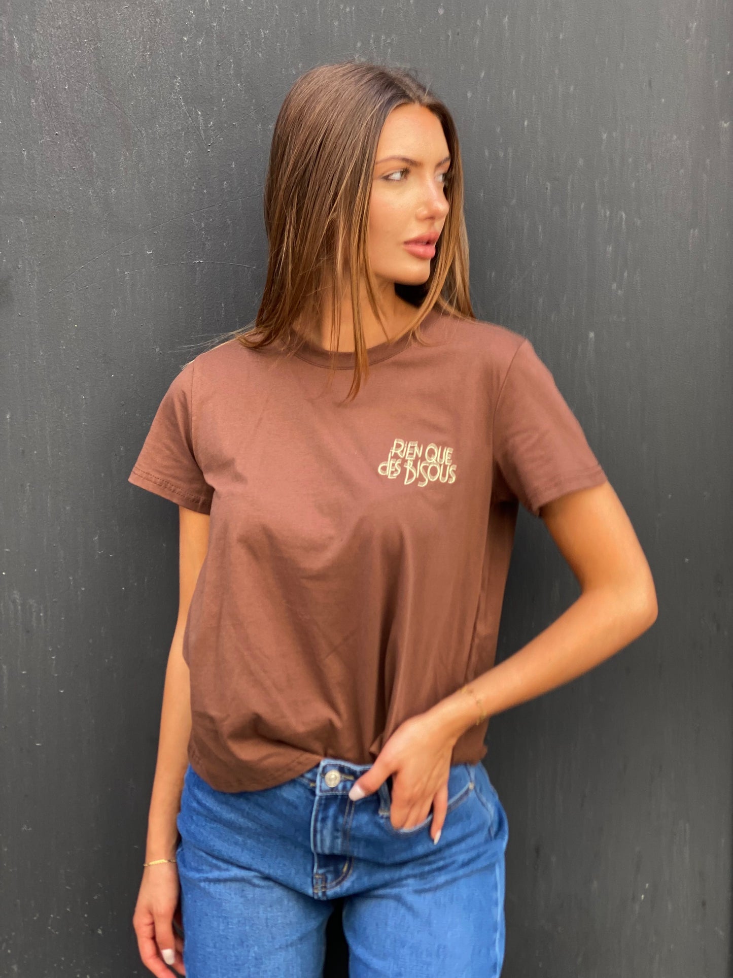 T-shirt. Bisous