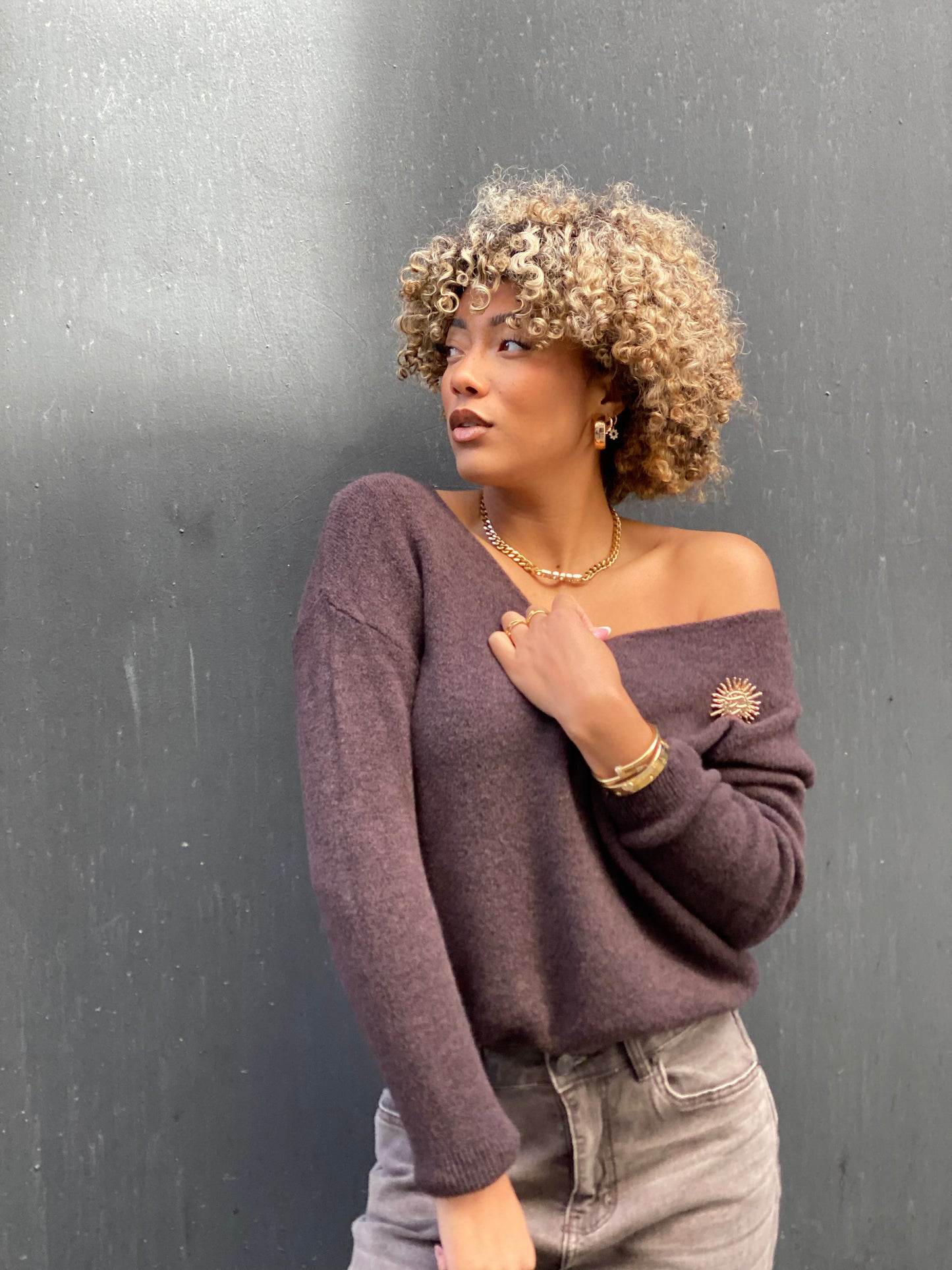 Pull Lara +broche