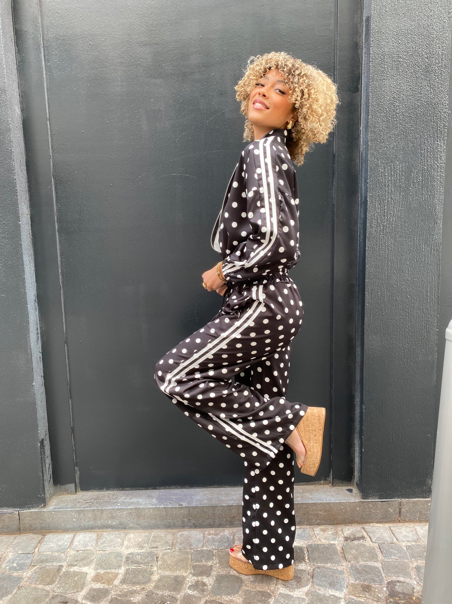 Ensemble jogging. Pois Noir.