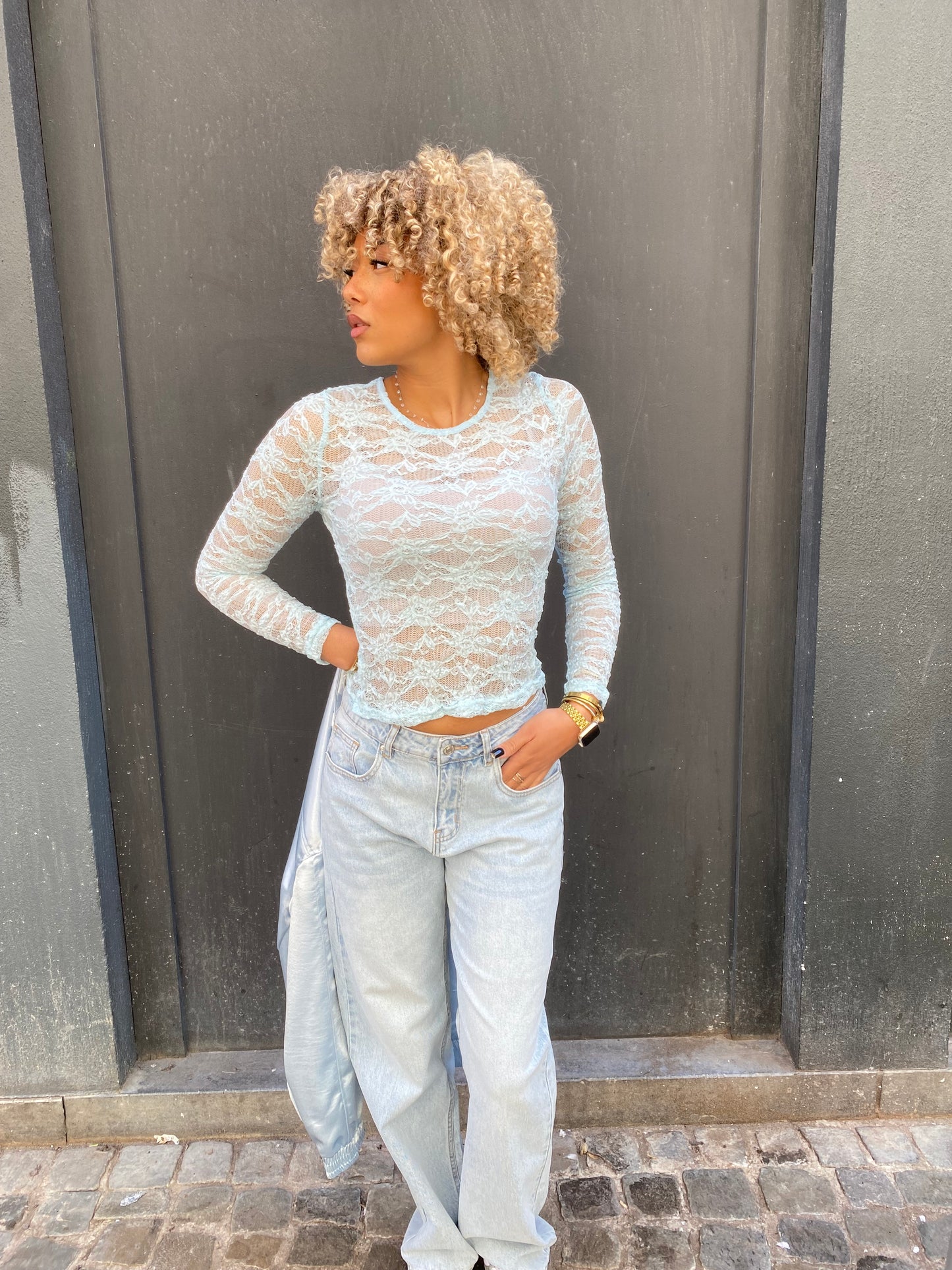 Blouse dentelle ciel