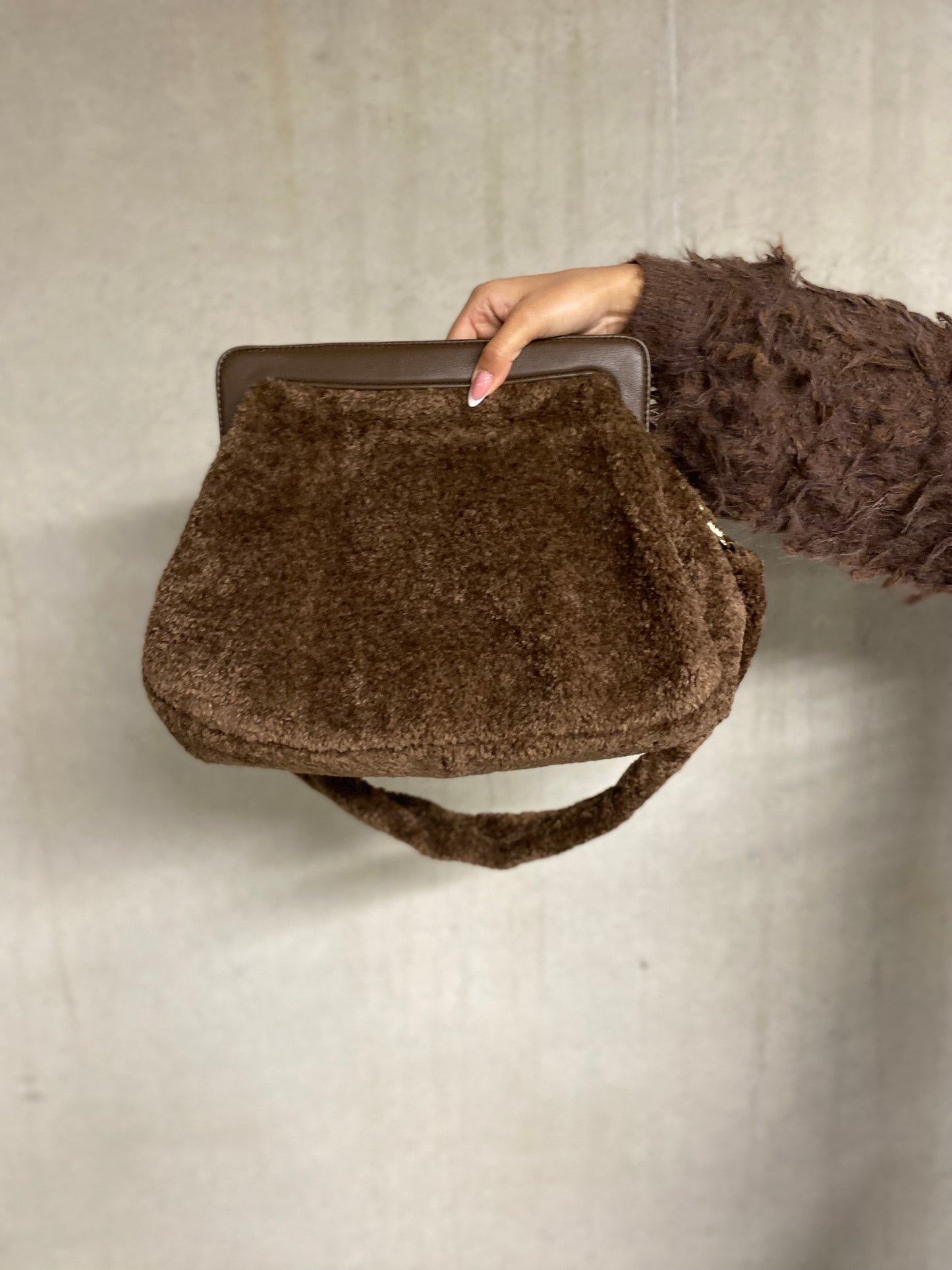 Grand big mouton brun