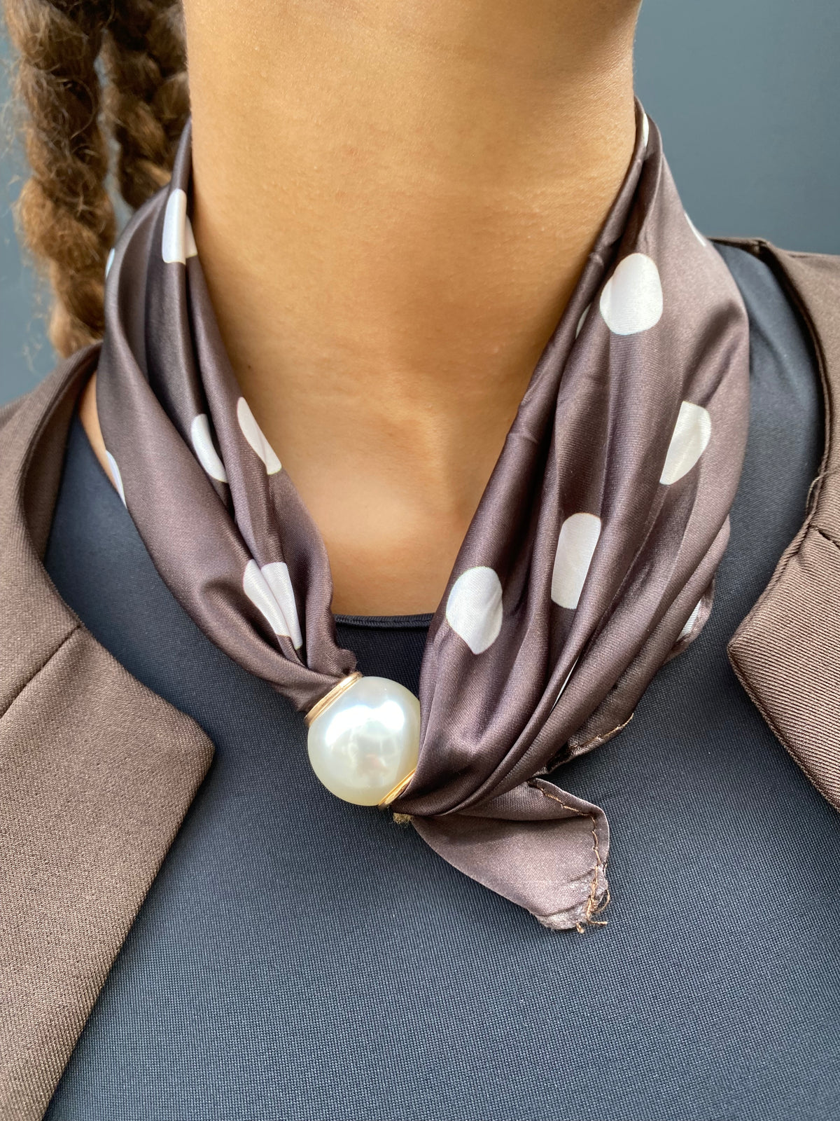 Petit foulard, avec perles aimantées
