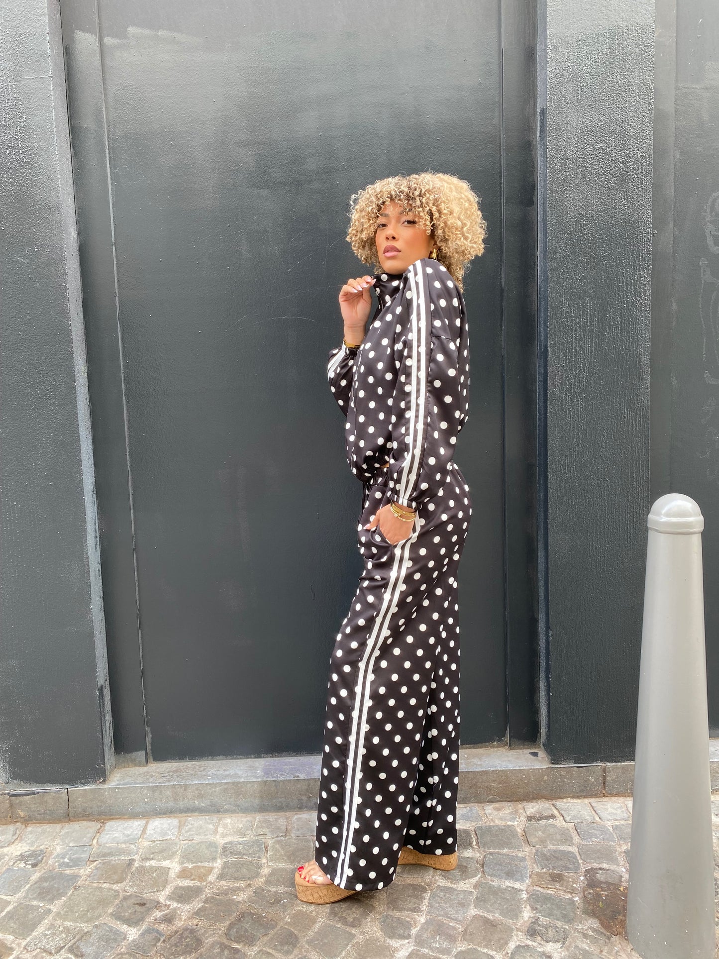 Ensemble jogging. Pois Noir.