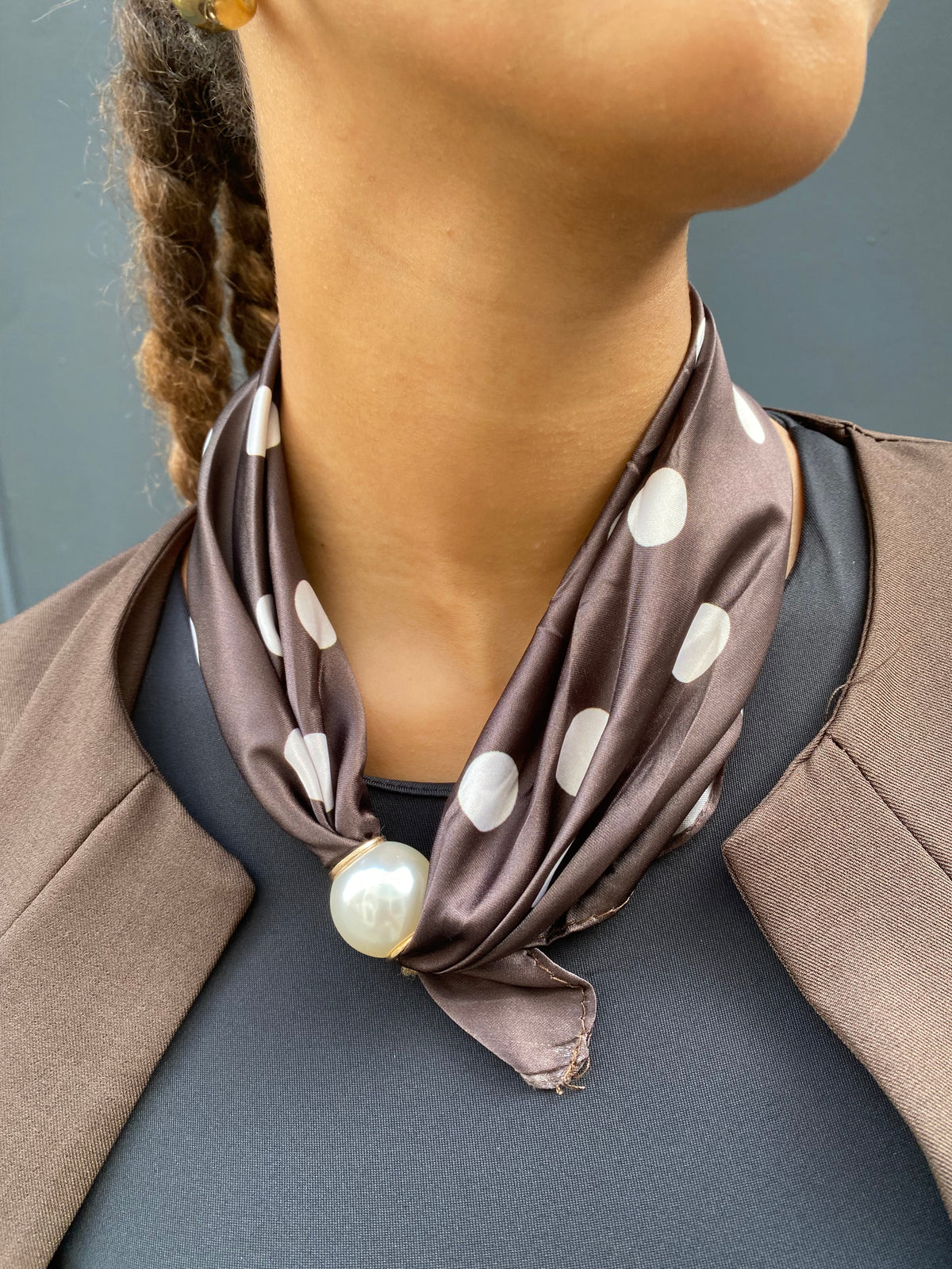 Petit foulard, avec perles aimantées