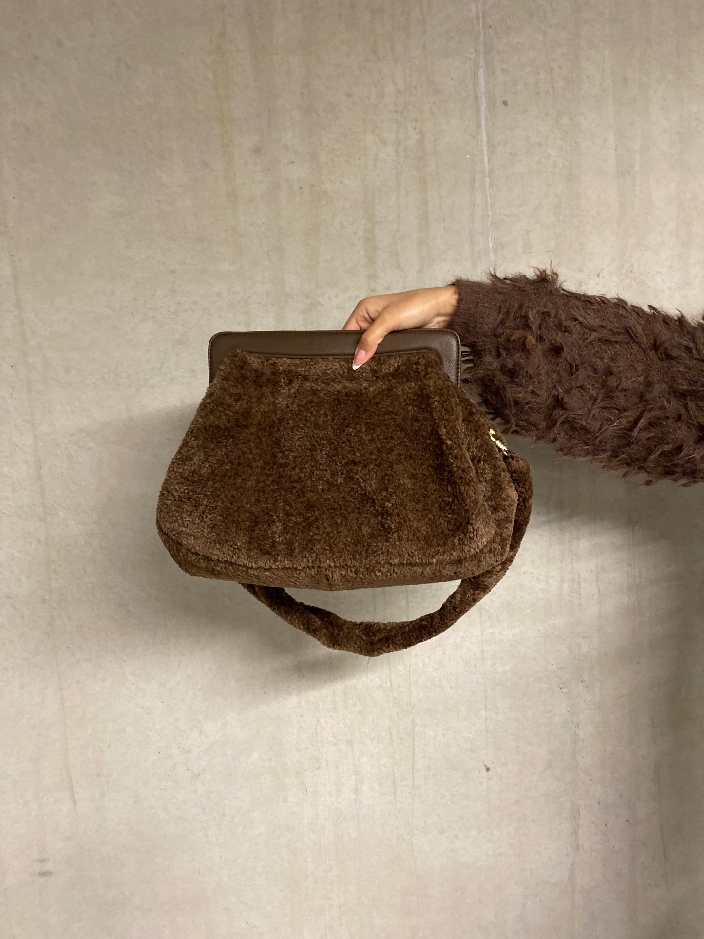 Grand big mouton brun