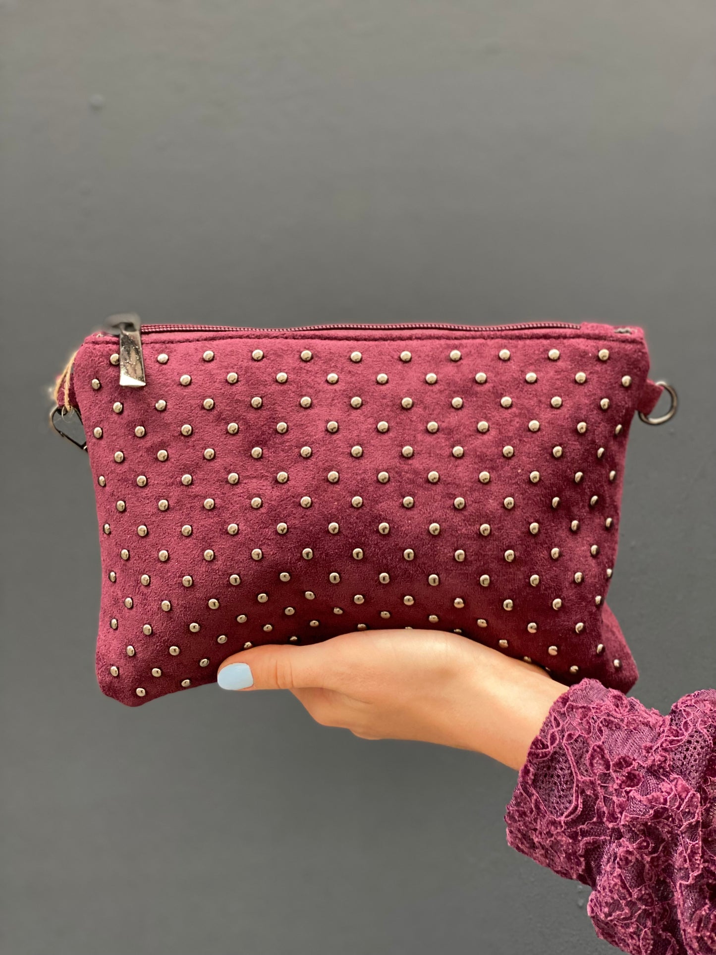 Pochette clouté bordeaux