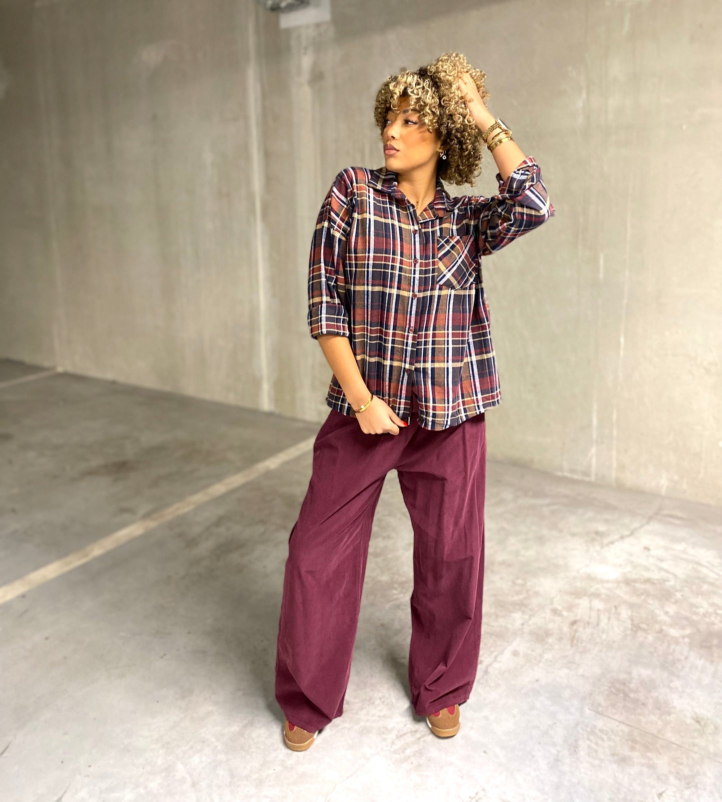 Pantalon lara velours bordeaux