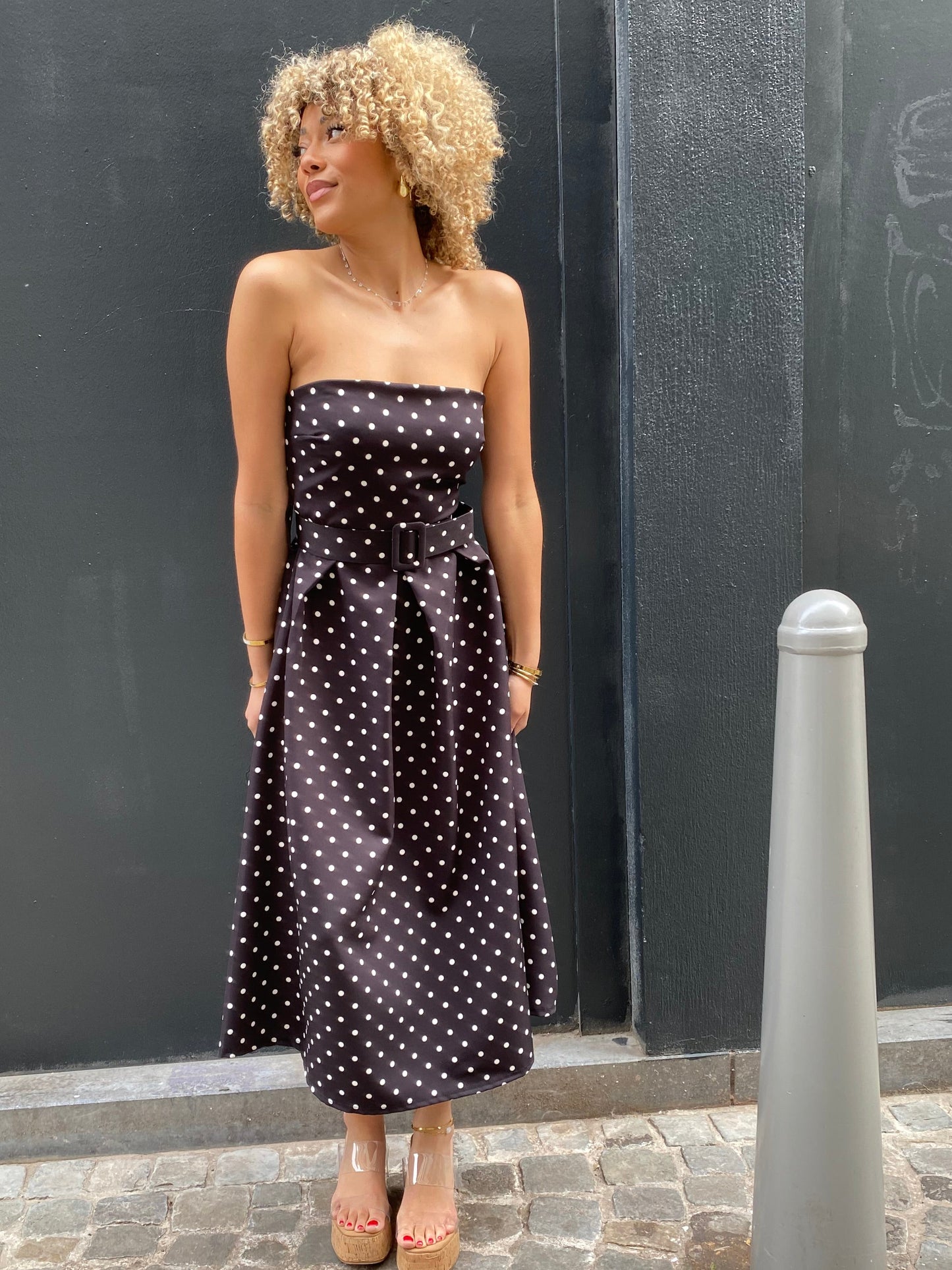 Robe iris à petits pois