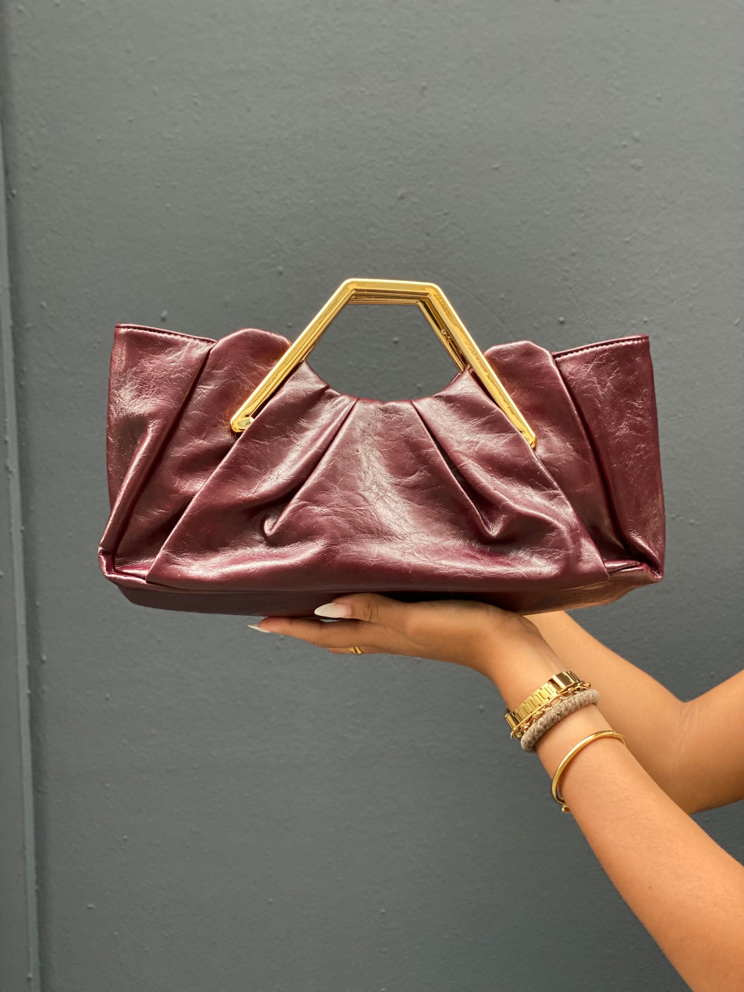 Sac bordeaux, poignée doré