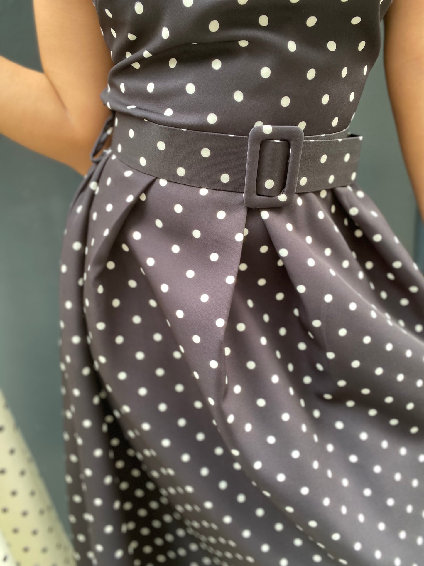 Robe iris à petits pois